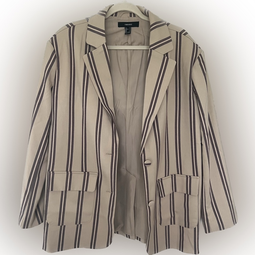 Oversized tan and brown blazer from Forever 21.